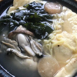 豪華、チャンポンみたいな味、牡蠣入りラーメン